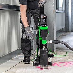 Использование двигателя с микроударом для алмазного бурения Eibenstock ESD 200 Использование двигателя с микроударом для алмазного бурения Eibenstock ESD 200