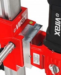 Крепление сверлильного двигателя к сверлильной стойке установки алмазного бурения Virax V 250 Крепление сверлильного двигателя к сверлильной стойке установки алмазного бурения Virax V 250