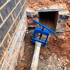 Применение механического пережимного устройства для полиэтиленовых труб ADR Tools PF-SQ63 Применение механического пережимного устройства для полиэтиленовых труб ADR Tools PF-SQ63