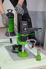 Применение станка для мокрого алмазного сверления плитки Eibenstock EFB 125 P Set Применение станка для мокрого алмазного сверления плитки Eibenstock EFB 125 P Set